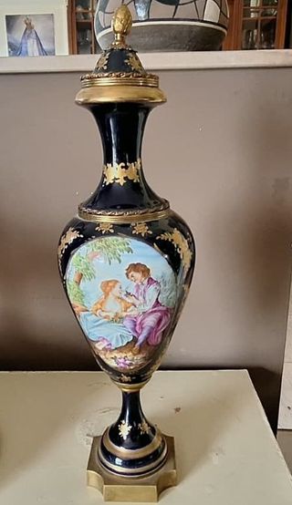 Jarrón de porcelana Sèvres antiguo