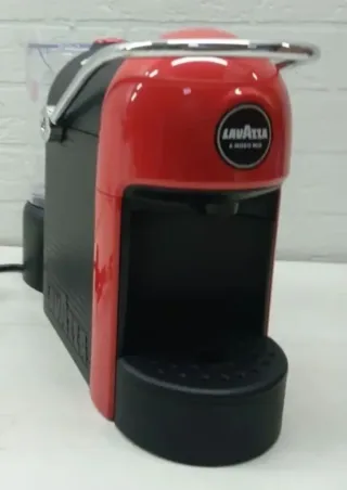 Lavazza Jolie: Cafetera cápsulas roja