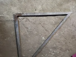 Escuadra metálica de construcción metálica 1 metro