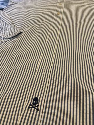 Camisa Scalpers rayas azul y blanco