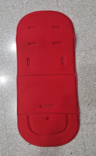 Colchoneta para silla de bebé roja