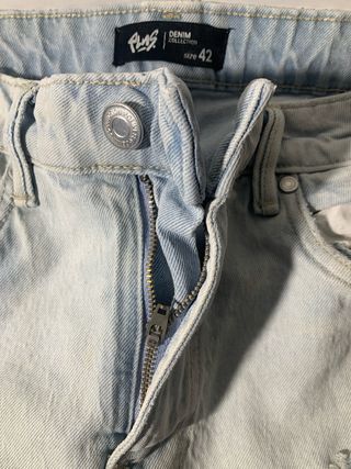 Pantalones vaqueros cortos rasgados PLNS