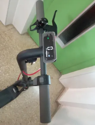 Patinete Eléctrico NAVEE V25 Negro