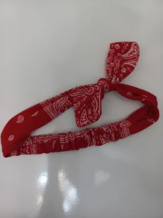 Bandana roja con estampado