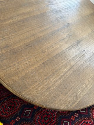 Mesa redonda de madera maciza