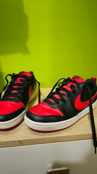 Zapatillas Nike Rojas y Negras