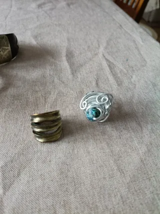 Lote de pulseras y anillos