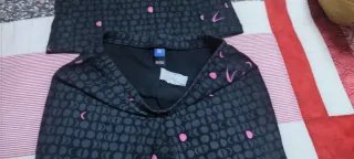 Conjunto deportivo mujer negro y rosa
