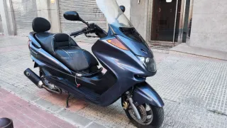 Yamaha Majesty YP 250cc en