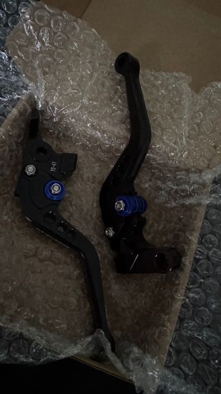 Manetas Yamaha MT-09