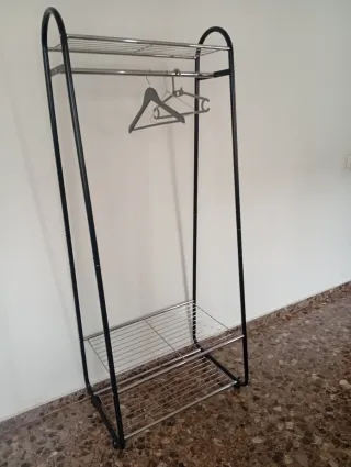 Perchero burro de hierro negro y plateado.Burriana