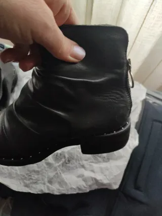 Stivaletti donna in pelle nera