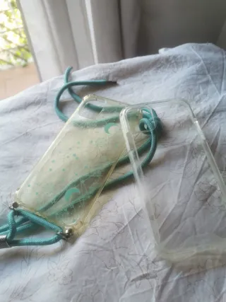 iPhone 11 Negro con 3 fundas