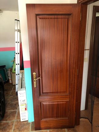 Puerta madera 72x202cm con cerradura