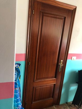 Puerta madera 72x202cm con cerradura