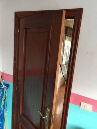 Puerta madera 72x202cm con cerradura