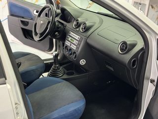 Ford Fiesta 2004