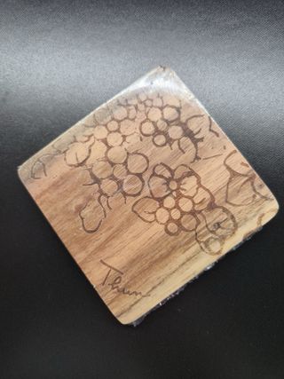 Sottobicchieri Thun in legno con uva