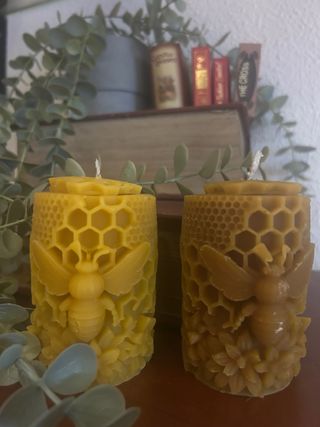Velas artesanales de miel de abeja.