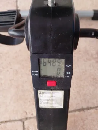 Pedalera estática con pantalla digital