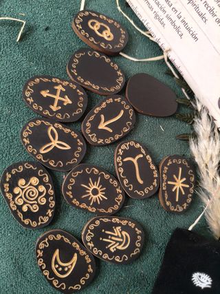 Runas de Bruja Madera - Set 14 Piezas