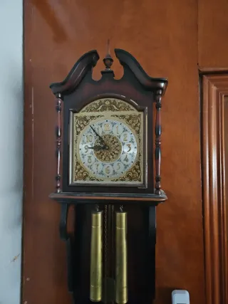 Reloj de pared antiguo madera y metal