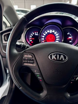 Kia cee'd 1.6 CRDi VGT 128CV Drive