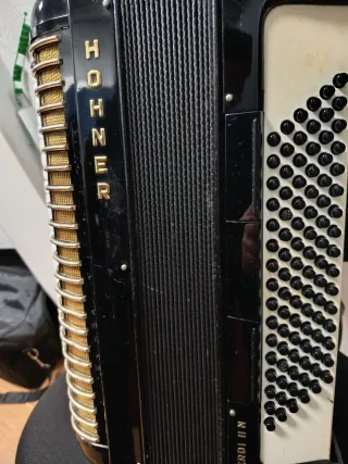 Acordeón Hohner Verdi II N 96 bajos