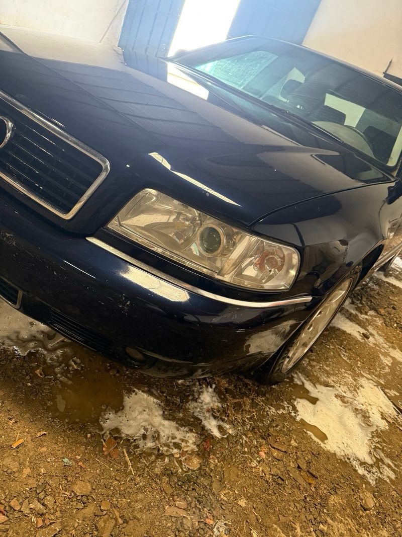 Audi A8 2002 - foto 1