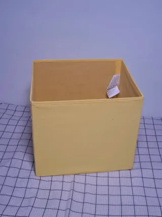 Caja de tela amarilla Ikea