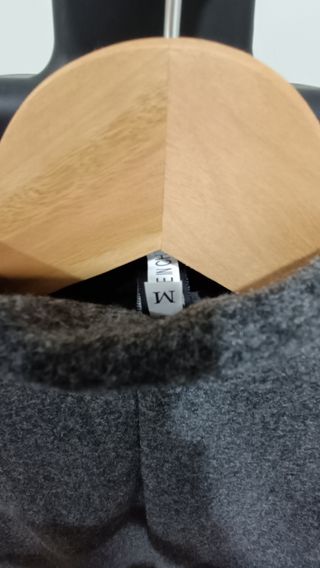 Abrigo gris oscuro, talla M pequeña