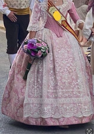 Traje de Fallera Rosa y Blanco