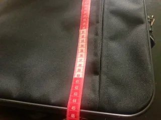 Maletín negro con candado