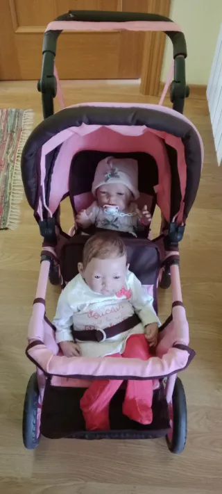 Carro gemelar para muñecas rosa y marrón