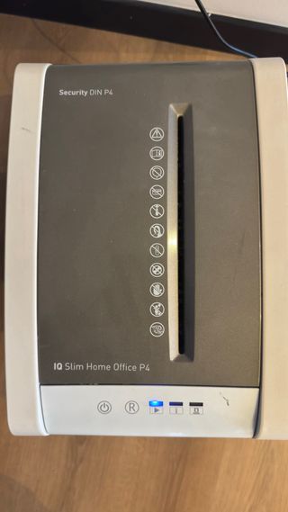 Trituradora Papel LEITZ IQ Slim Home P4