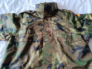 Chaquetón de campaña militar