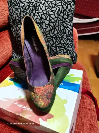 Zapatos de tacón Desigual multicolor talla 39
