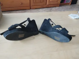 Sandalias fiesta pedrería negras