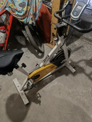 Bicicleta Estática vizii está en leon