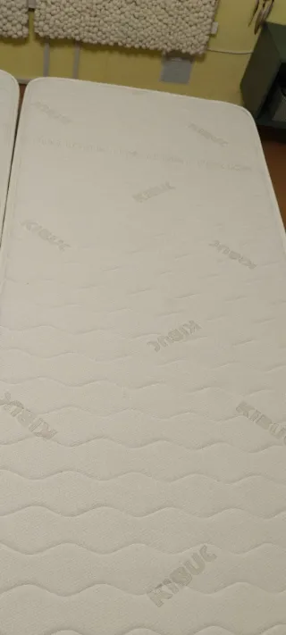 2 Camas Individuales Kibuc + Colchones