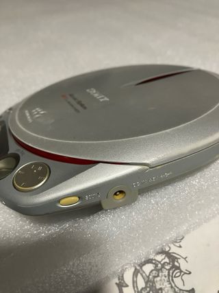 Walkman Sony D-NE511 MP3 Plateado