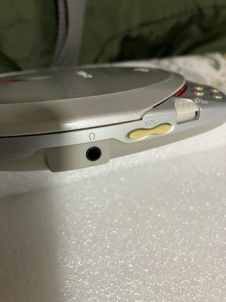 Walkman Sony D-NE511 MP3 Plateado