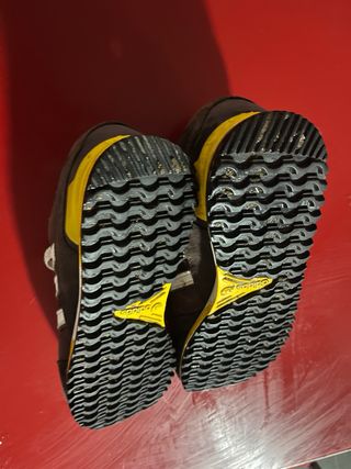 Zapatillas Adidas Marrones y Moradas