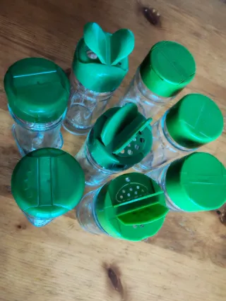 Set 8 Barattoli Porta Spezie Vetro Tappi Verdi