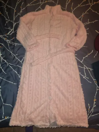 Bata de baño rosa con cinturón