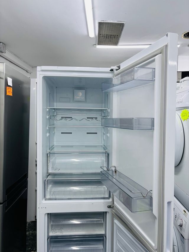 Nevera Grundig