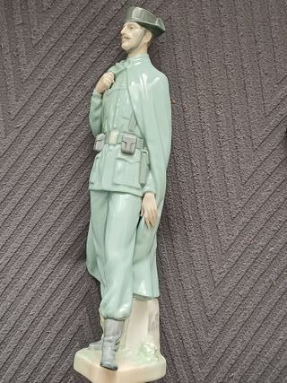 Lladro Soldado con Fusil.  SIN DEFECTOS.
