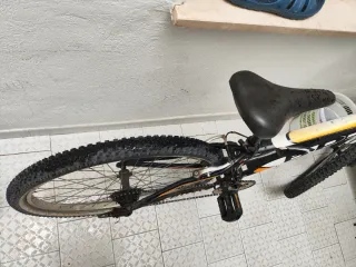 Bicicleta de Montaña BPro Negra y Naranja