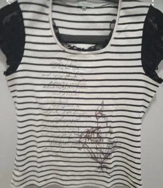 Camiseta rayas y encaje