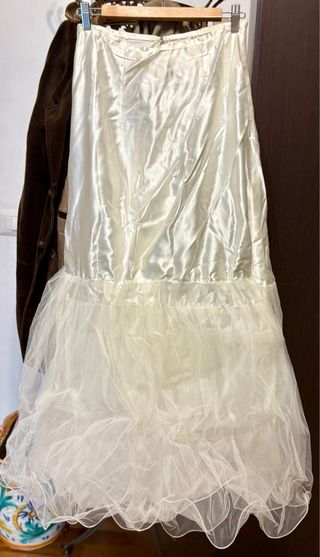 Abito da Sposa con ricami dorati